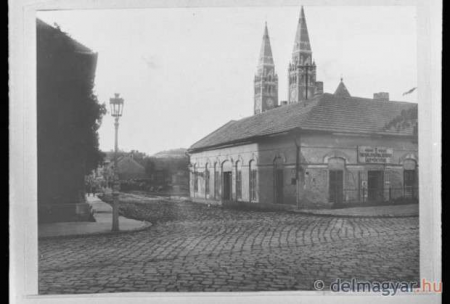 Szegedi_Ipar_utca_es_Erzsebet_rakpart_sarka_1926_Mora_Muzeum
