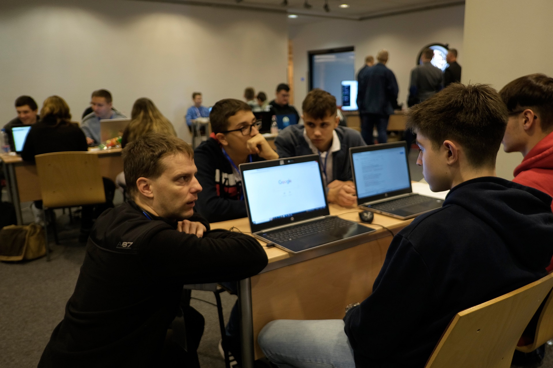 A Hackathon Partiscum 2022 Versenyen a diákokat mentorok segítették a felkészülésben