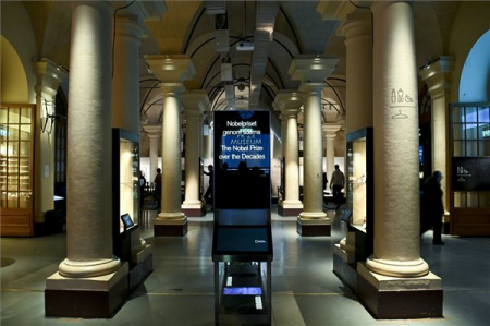Nobel-dij_Muzeum_-_MTI_Koszticsak_Szilard