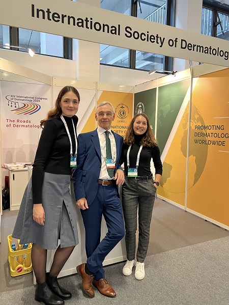 Az International Journal of Dermatology főszerkesztőségi stábja a berlini konferencián: Beke Lili, Kemény Lajos, Biró Anita