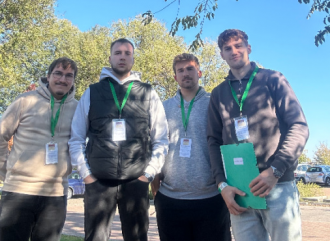 Szalai_B_es_csapata_fekvo Szalai_B_es_csapata_fekvo