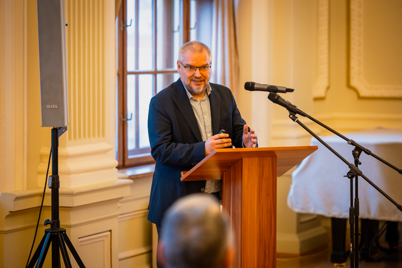 Dr. Peták Ferenc egyetemi tanár, az SZTE SZAOK és TTIK Orvosi Fizikai és Orvosi Informatikai Intézet vezetője