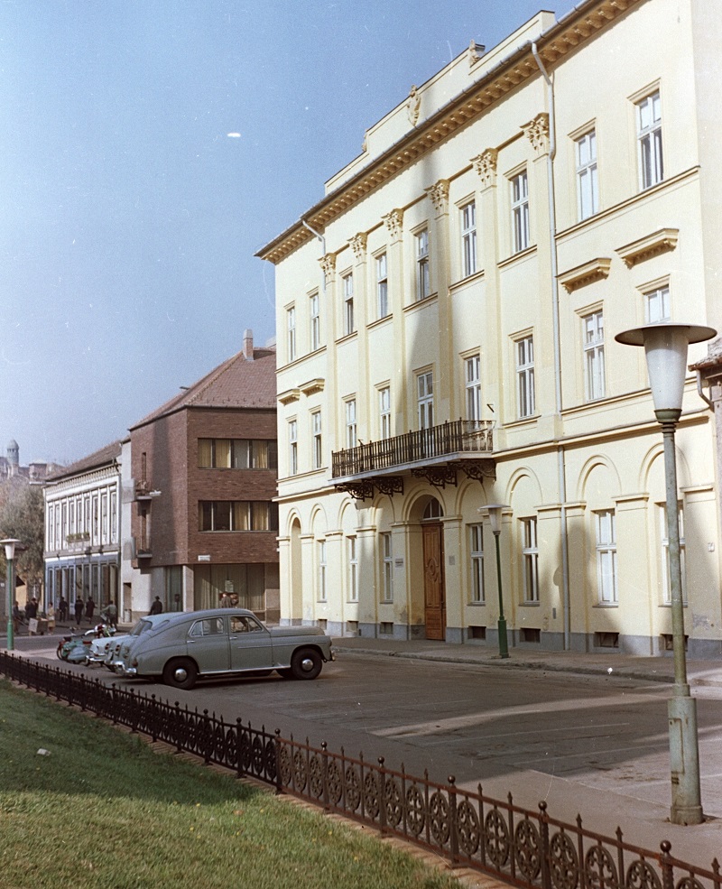 Oskola_-_Somogyi_u._sarok_jj_Dom_ter_felol_1968_Fortepan_Epitesugyi_Dokumentacios_es_Informacios_Kozpont Oskola_-_Somogyi_u._sarok_jj_Dom_ter_felol_1968_Fortepan_Epitesugyi_Dokumentacios_es_Informacios_Kozpont