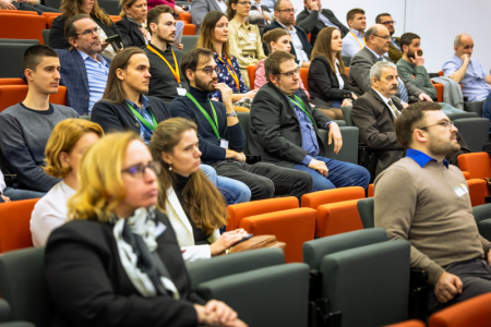 Képek a Nemzeti Lézeres Transzmutációs Laboratórium projektzáró konferenciájáról.