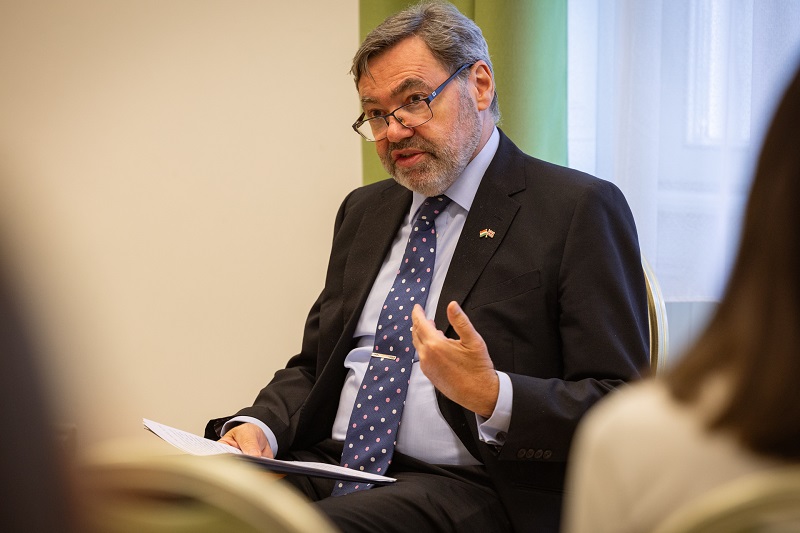 Paul Fox brit nagykövet találkozott az SZTE hallgatóival Paul Fox brit nagykövet találkozott az SZTE hallgatóival