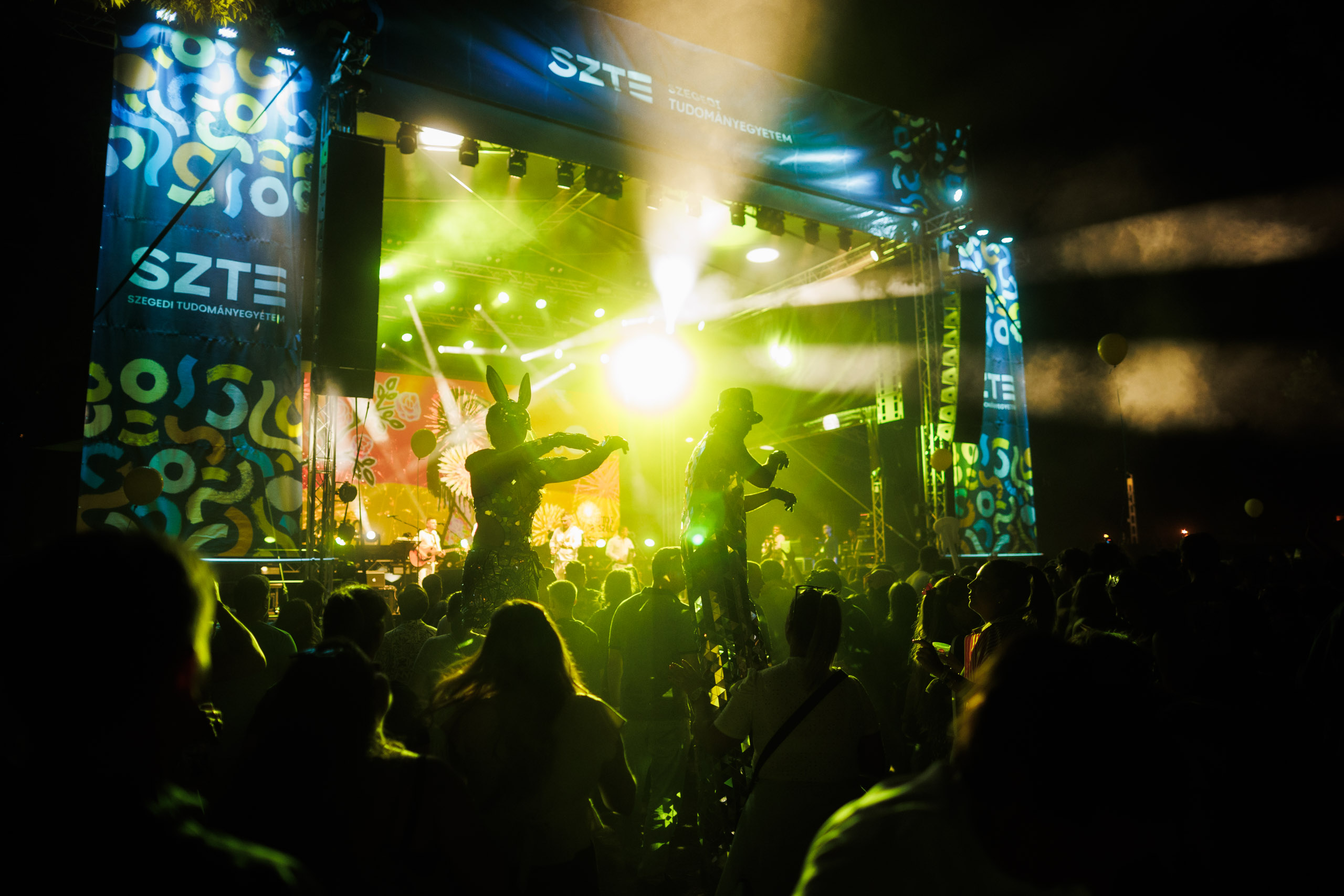Vibráló Analog Balaton-show - Az SZTE színpad képei a Coca-Cola SZIN első napjáról