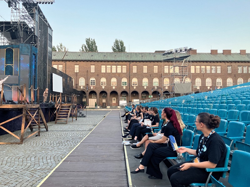 Onkentesek_nezoteren_megbeszeles_j