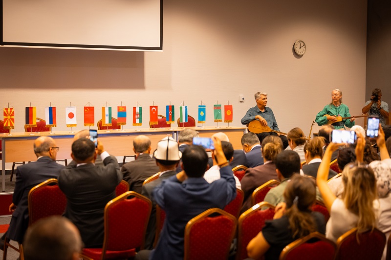 Fődi Ágnes kazah, kirgiz és török dalokat énekelt