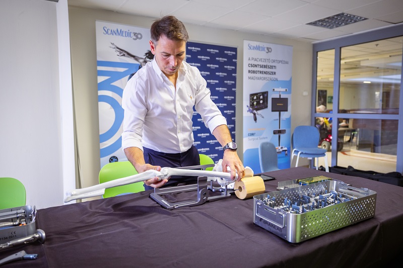 robotasszisztált csípőprotézis-műtét