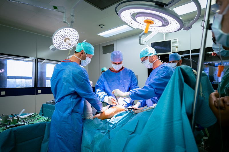 robotasszisztált csípőprotézis-műtét