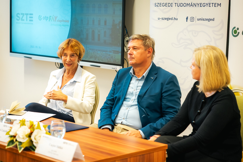 SZTE_x_OTP_egyuttmukodes_W-7 SZTE_x_OTP_egyuttmukodes_W-7