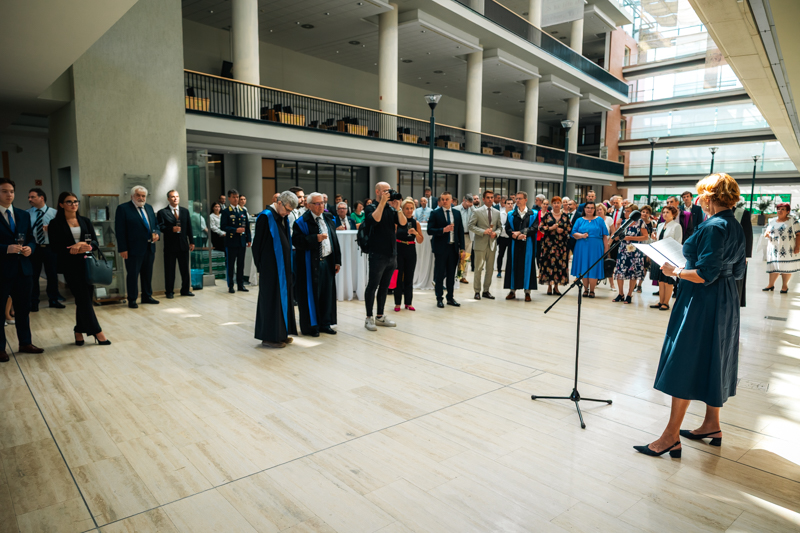 tane__vnyito___2025w_221