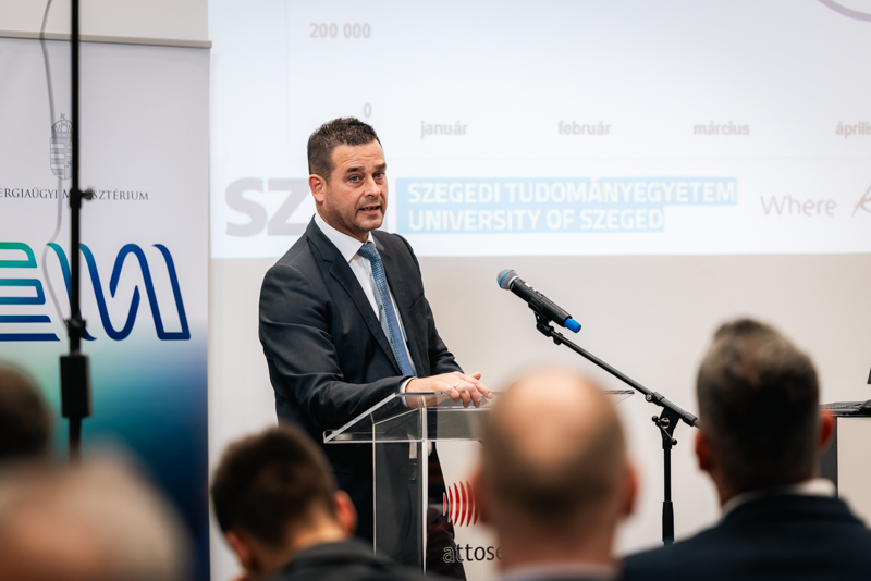 Csóti Ferenc, a Szegedi Tudományegyetem műszaki igazgatója Csóti Ferenc, a Szegedi Tudományegyetem műszaki igazgatója