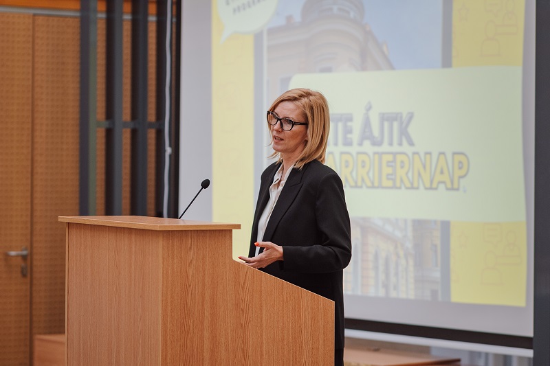 ajtk_karriernap4_gorogmarta ajtk_karriernap4_gorogmarta