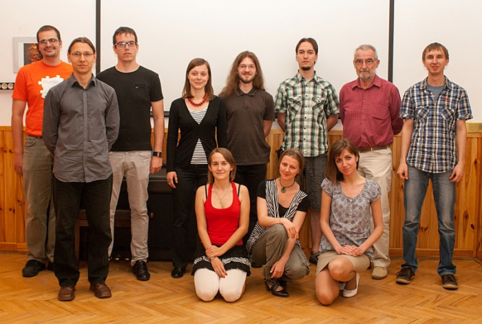 A Biológia Műhely tagjai és a műhely korábbi vezetője Dr. Raskó István A Biológia Műhely tagjai és a műhely korábbi vezetője Dr. Raskó István