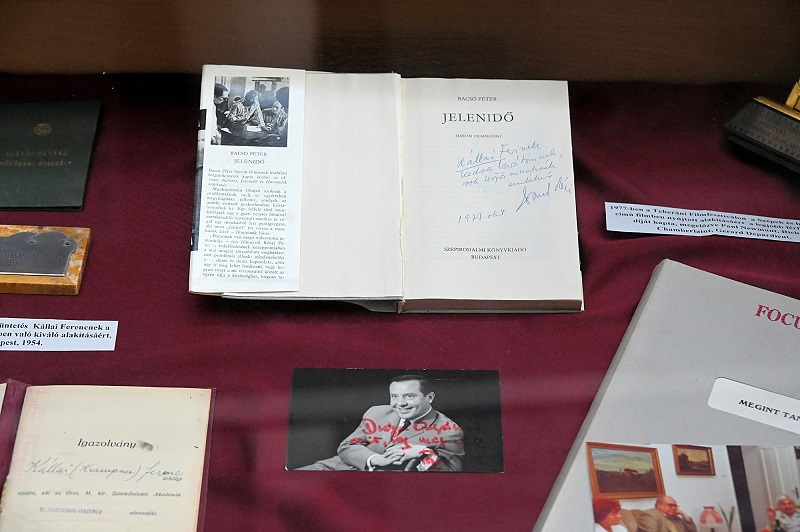 Bacsó Péter filmrendező dedikációja Kállai Ferencnek