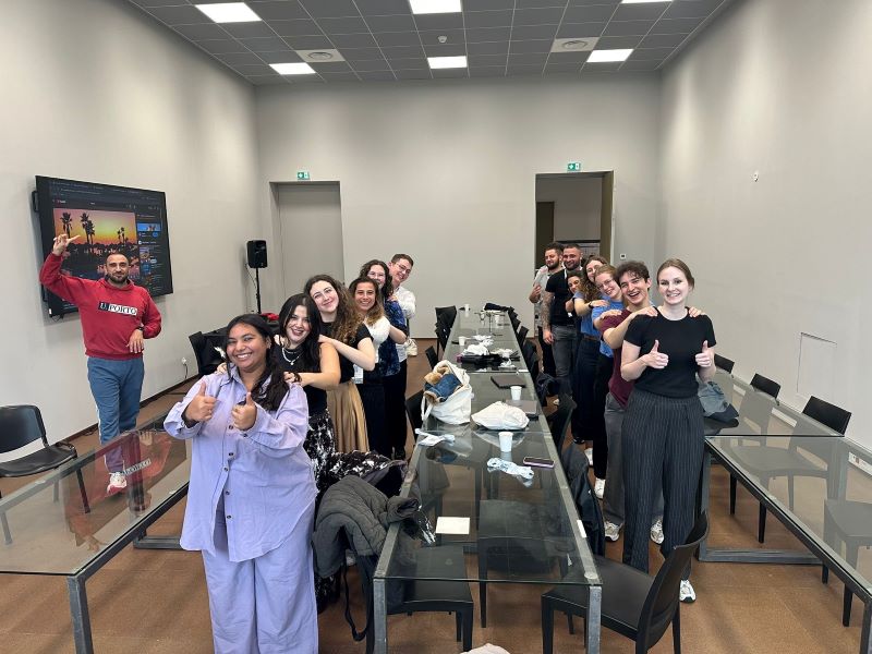 32eb496f_d7bd_4085_a0e5_3ffe3eeadbbc