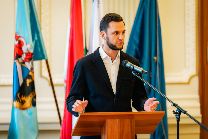 Egyuttmukos_alairas_SZNOK