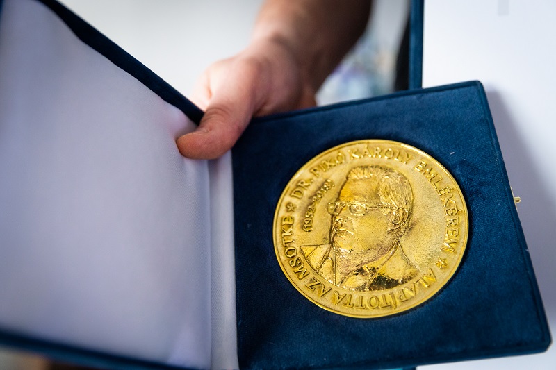 A Dr. Pikó Károly emlékérem