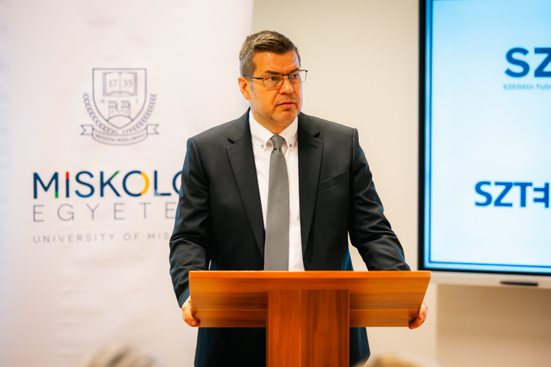 KJA-Number-9767 KJA-Number-9767