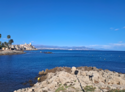 tengerpart_Antibes-ban