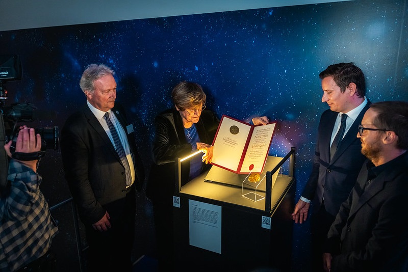 Kariko_K._Nobel-oklevel_es_F.T._54499125502_982c22d74b_c