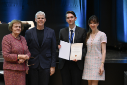 Oklevellel_Dr._Nagy_Geza