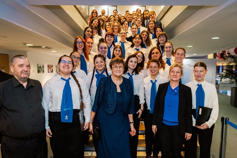 kariko_katalin_es_az_szte_enekkara_20251115en_j