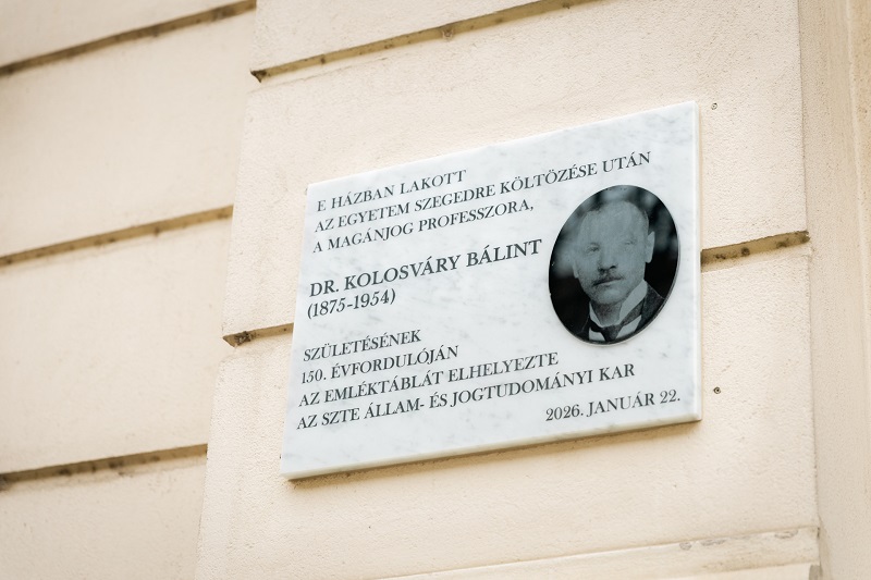 Dr. Kolosváry Bálint