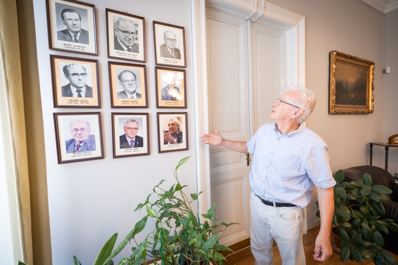 Krisztin_T._es_elodok_j_KJA-Number-5580 Krisztin_T._es_elodok_j_KJA-Number-5580