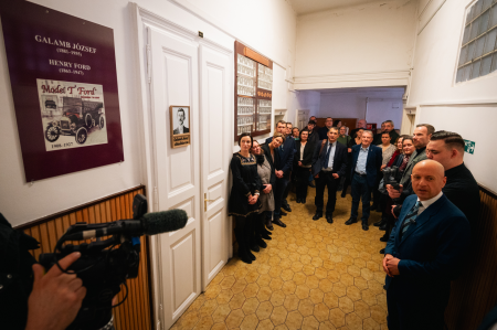 KJA-Number-1497GalambJozsef_eloadoterem