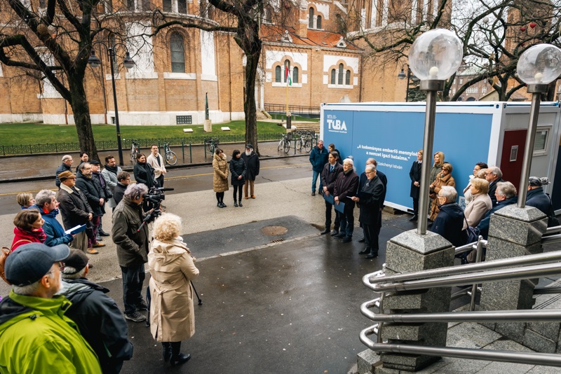 MTA_Mozgasban_a_Tudomany_W-11