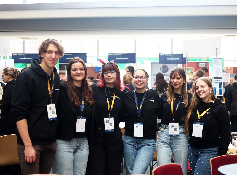 nyiltnap_jan_55 nyiltnap_jan_55