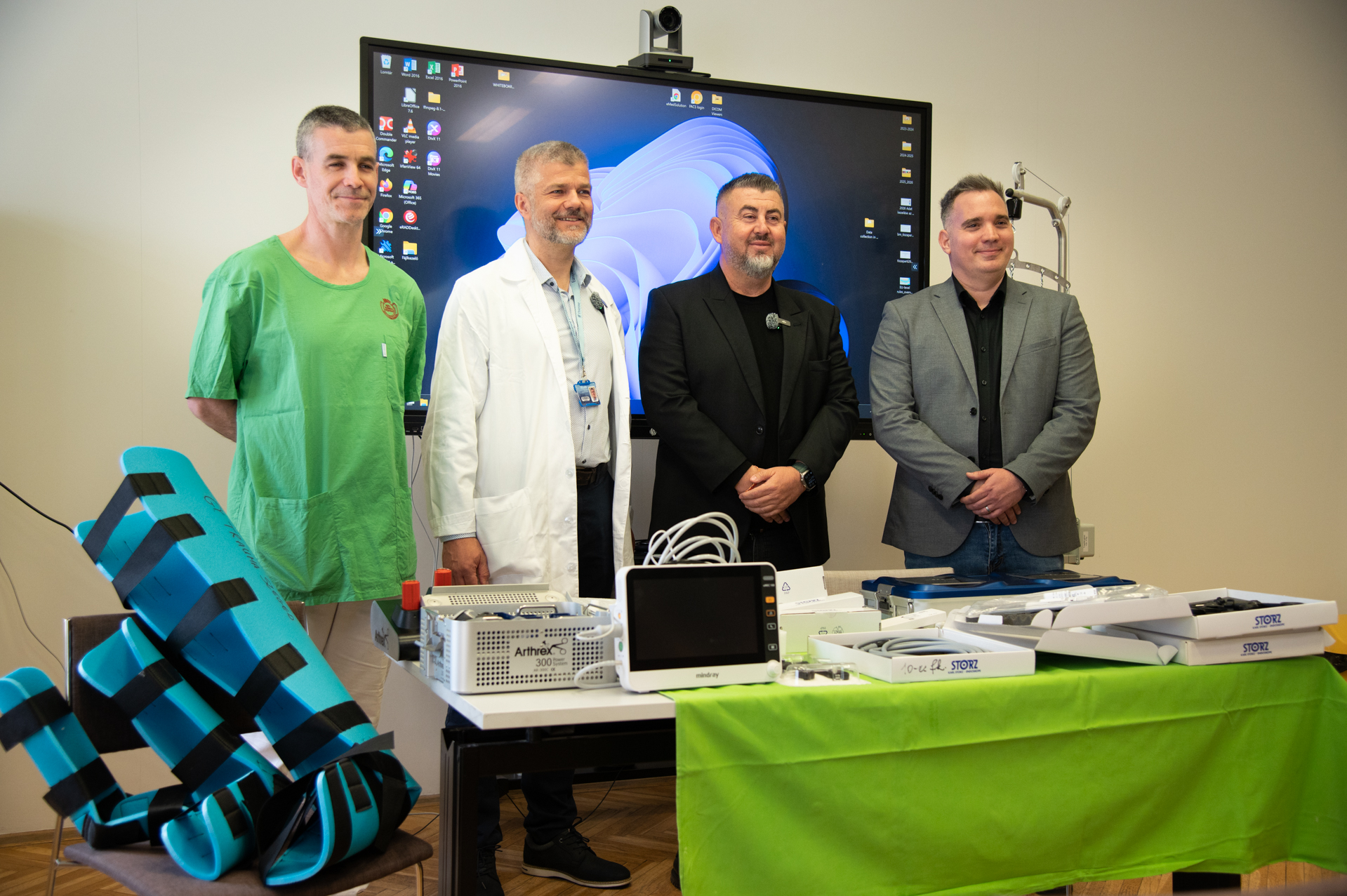 Gyermeksebészet adomány átadó