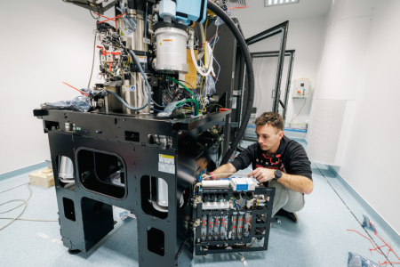 szte_krio_elektronmikroszkop_muszerkozpont2_450x330 szte_krio_elektronmikroszkop_muszerkozpont2_450x330