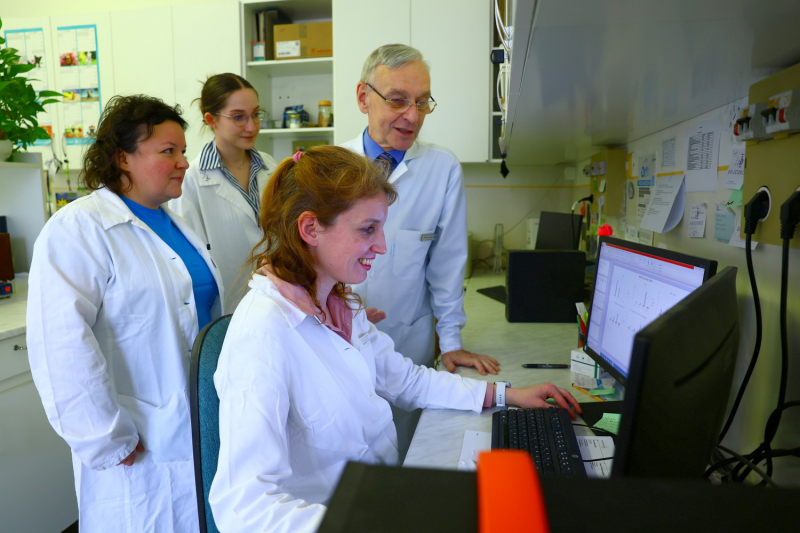 szte_prof_dr_kemeny_lajos_es_csoportja3 szte_prof_dr_kemeny_lajos_es_csoportja3